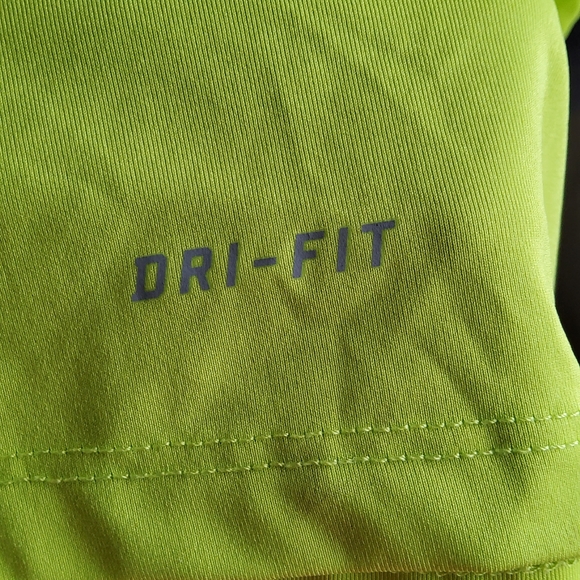 Nike shirt - Picture 5 of 6